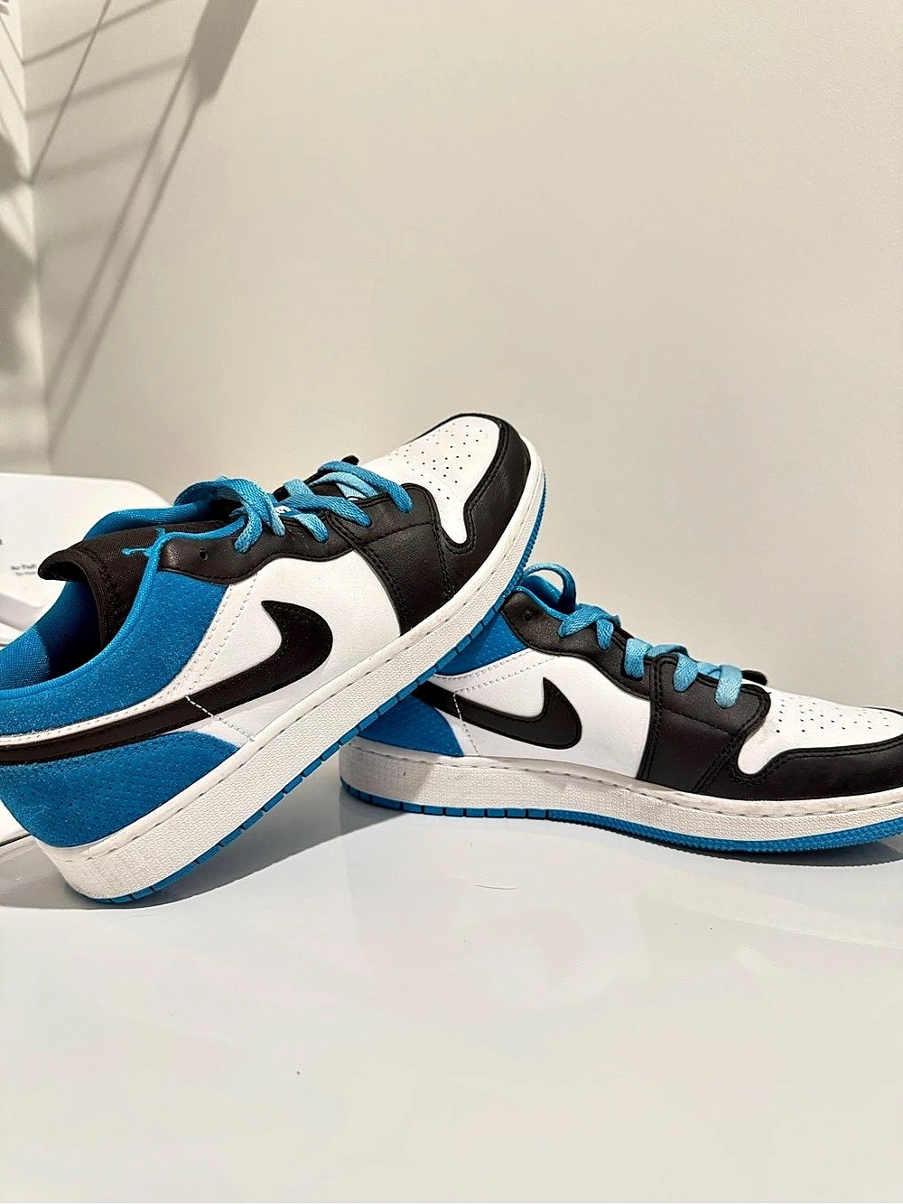 Nike Jordan 1 Low SE Laser Blue 6Y / Womens 7.5